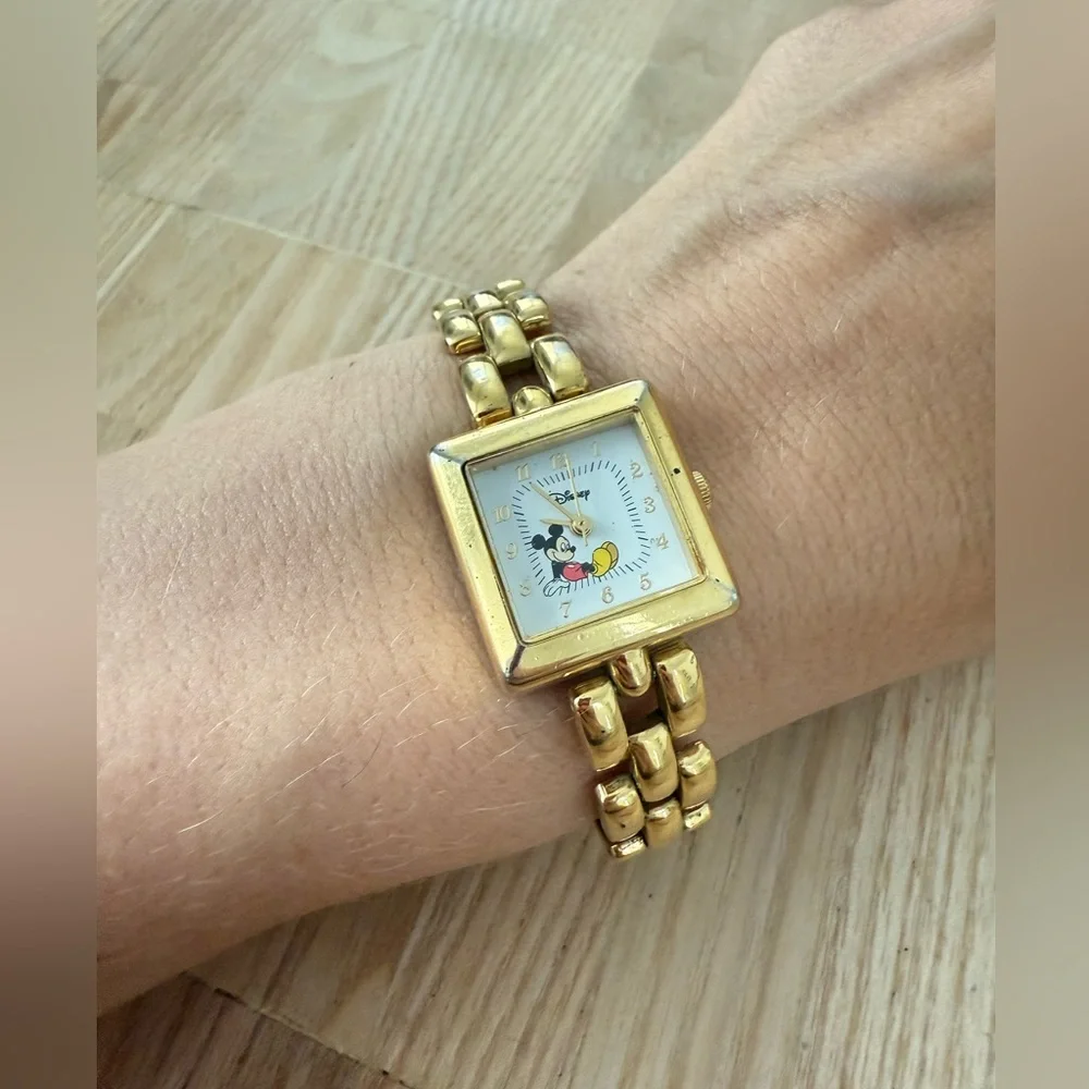 Vintage SII Seiko Disney ladies square gold tone Mickey Mouse watch NEW BATTERY